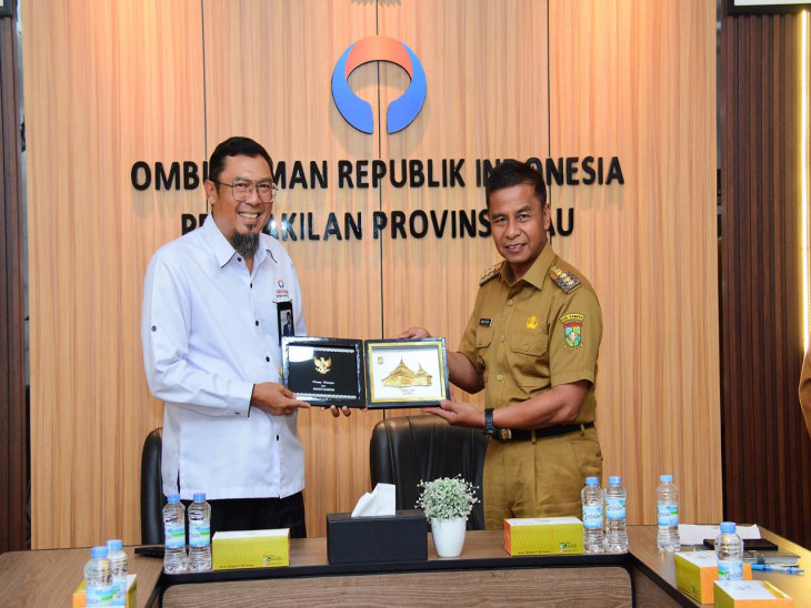 Tingkatkan Pelayanan Publik Yang Cepat Untuk Masyarakat, Bupati Kampar H. Ahmad Yuzar Lakukan Silaturahmi Dengan Kepala Ombudsman RI Perwakilan Riau.
