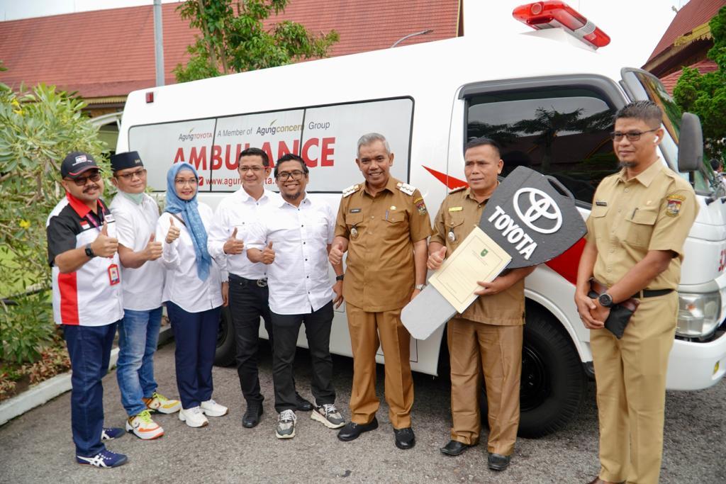 1 Unit Ambulance Untuk Kecamatan Kampar Kiri Hulu di Terima PJ Bupati Kampar Dr. H. Kamsol, MM